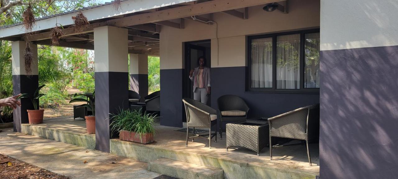 Livivane Guest House Simunye Exterior photo